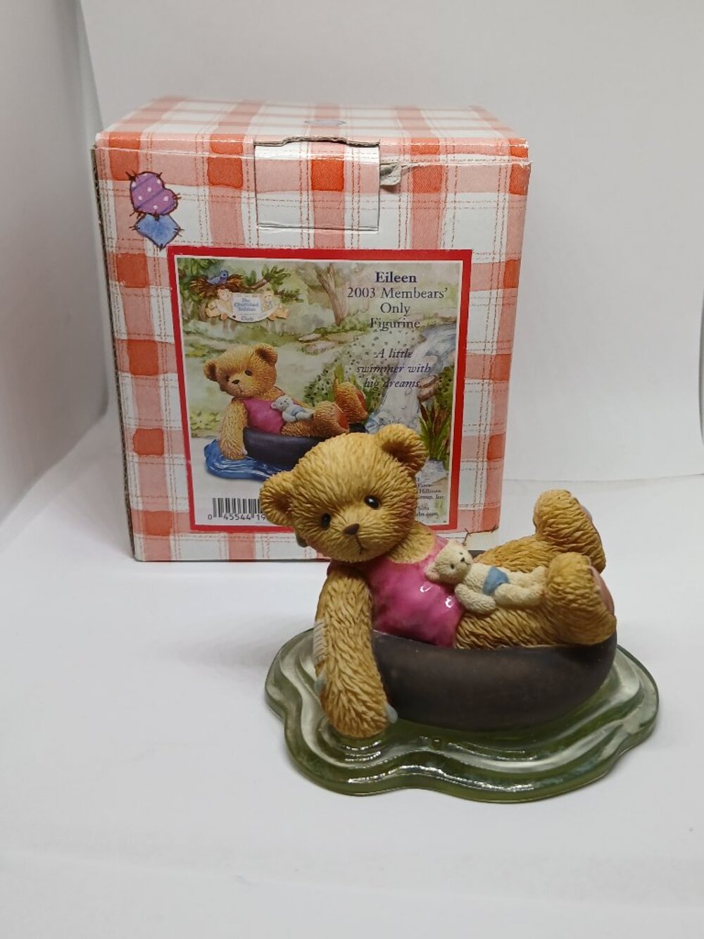 2002 HILLMAN Enesco GROUP The CHERISHED TEDDIES Eileen Membear's Figurine